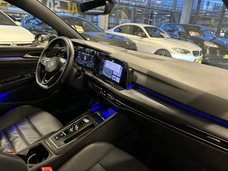 Volkswagen Golf 2021 photo 2