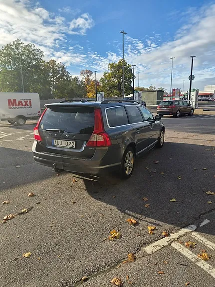 Volvo V70 2010 photo 4