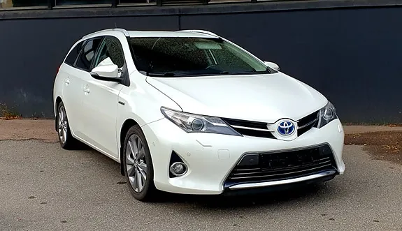 Toyota Auris 2014 photo 5