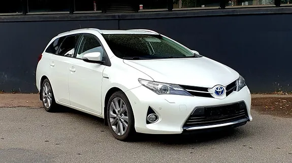 Toyota Auris 2014 photo 4