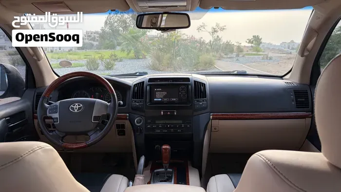 Toyota Land Cruiser 2012 photo 2