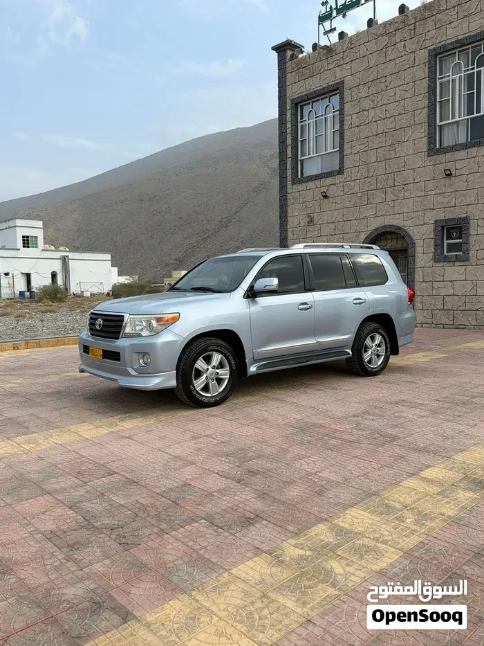 Toyota Land Cruiser 2012 photo 5