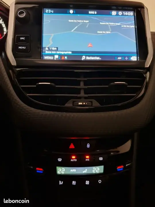 Peugeot 208 2019 photo 4