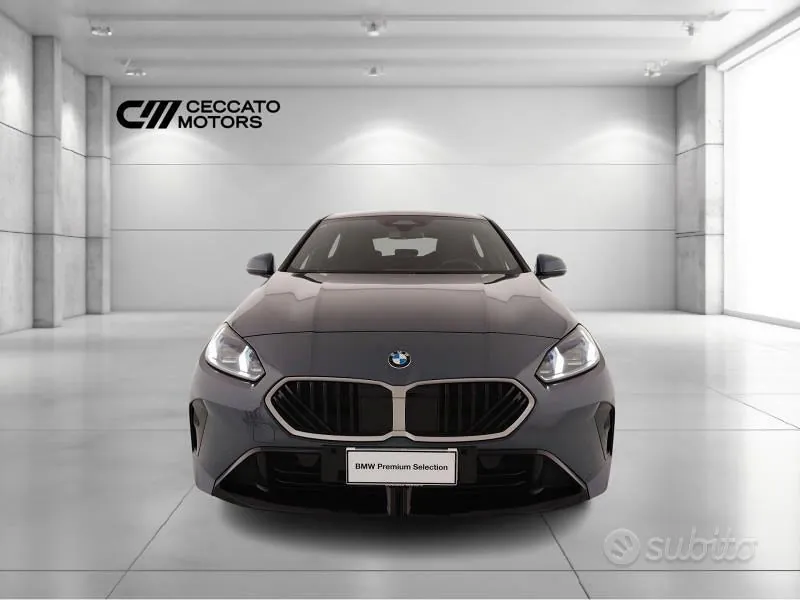 BMW 1 Series 2025 photo 2