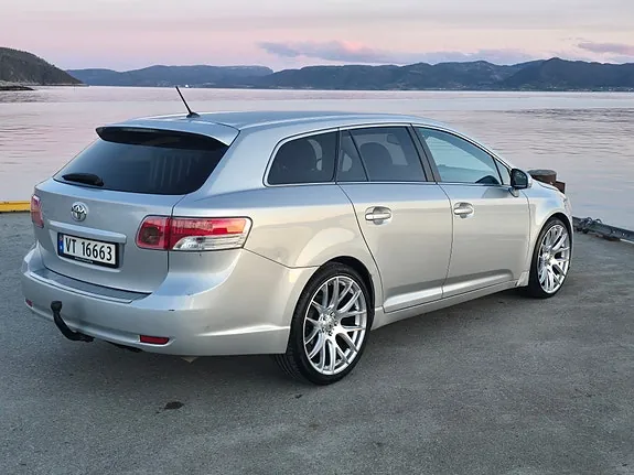 Toyota Avensis 2009 photo 4
