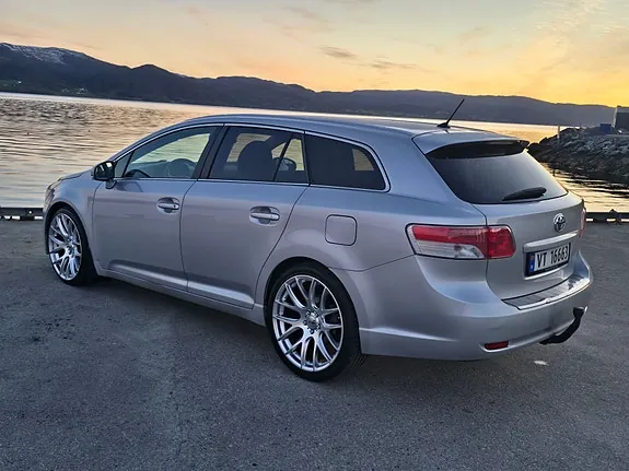 Toyota Avensis 2009 photo 3