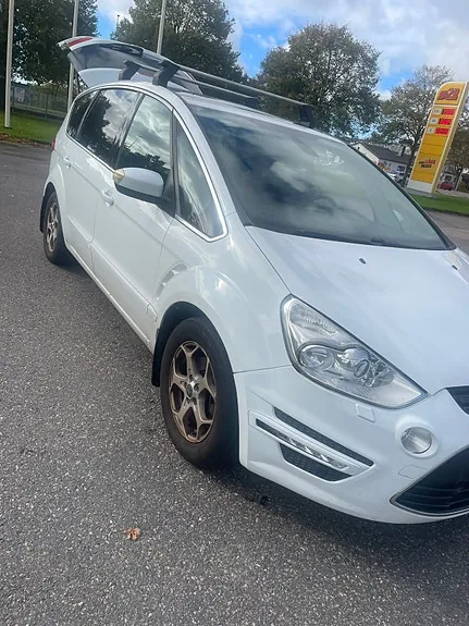 Ford S-Max 2012 photo 2