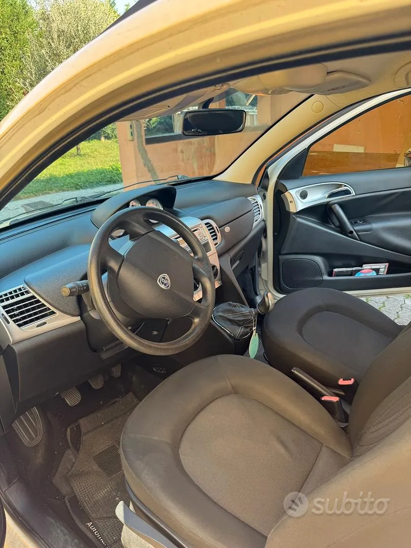 Lancia Ypsilon 2011 photo 4