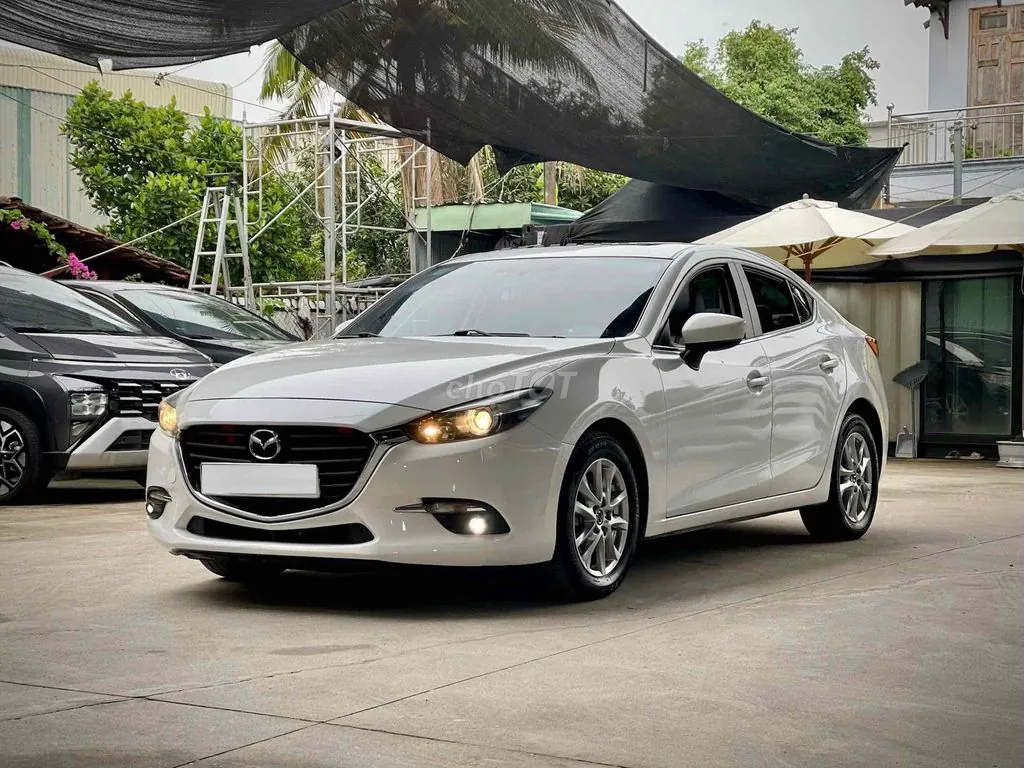 Mazda 3 2018 photo 2