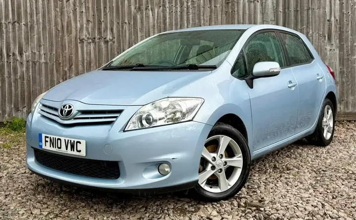 Toyota Auris 2010 photo 3