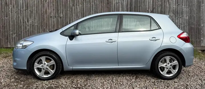 Toyota Auris 2010 photo 4