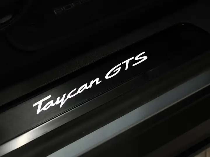 Porsche Taycan 2023 photo 4