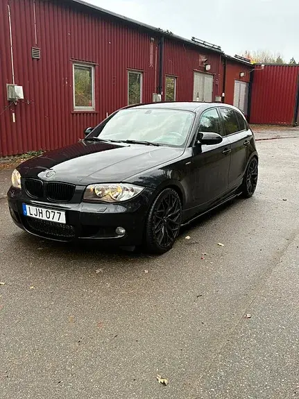 BMW 118D 2009 photo 2