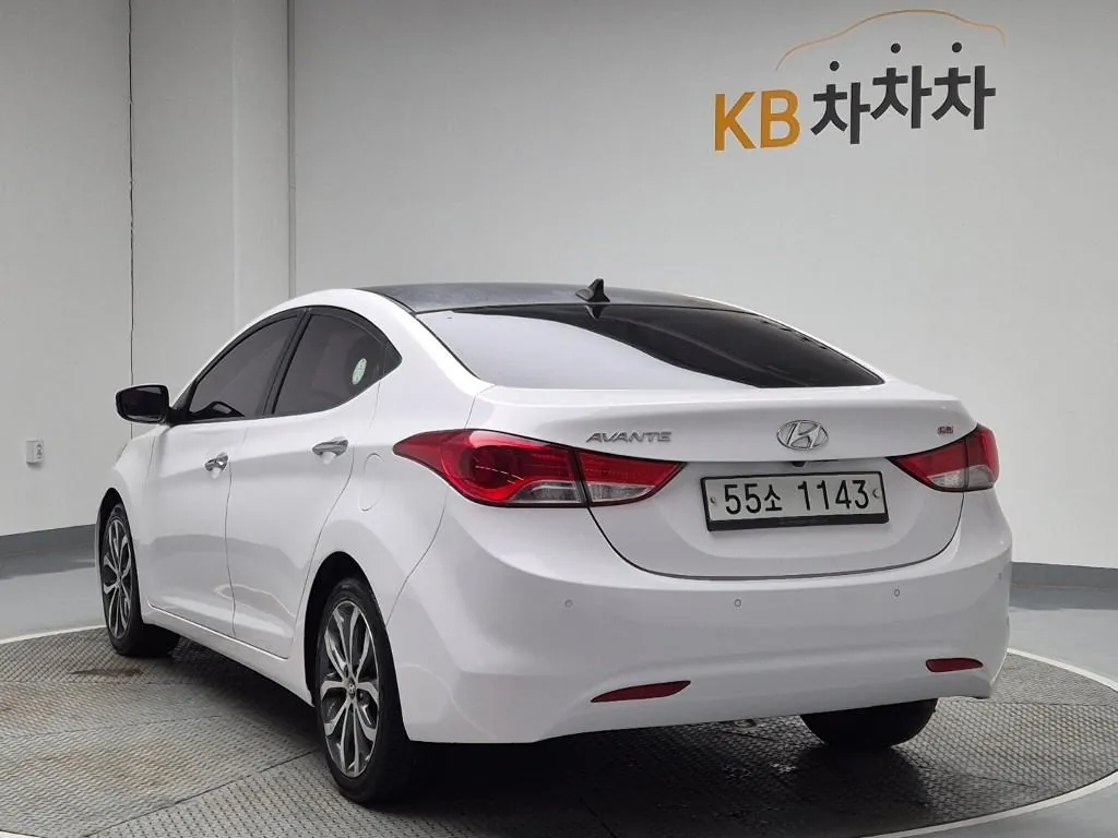 Hyundai Avante 2013 photo 2