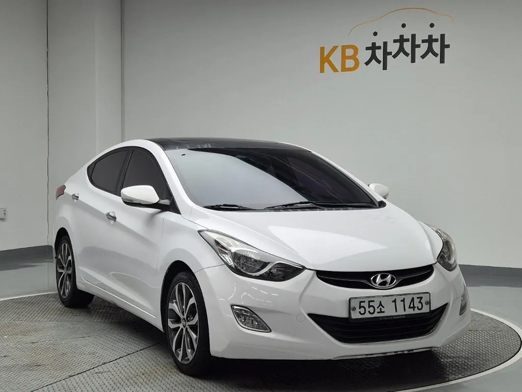 Hyundai Avante 2013 photo 4