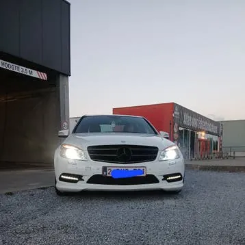 Mercedes-Benz C180