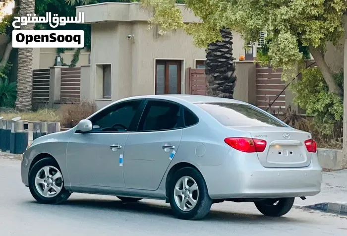 Hyundai Avante 2010 photo 3