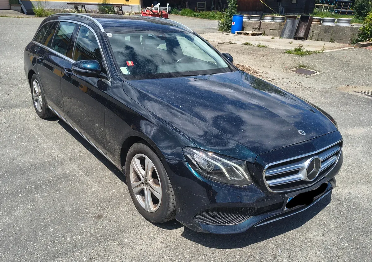Mercedes-Benz Eklasse 2017 photo 2