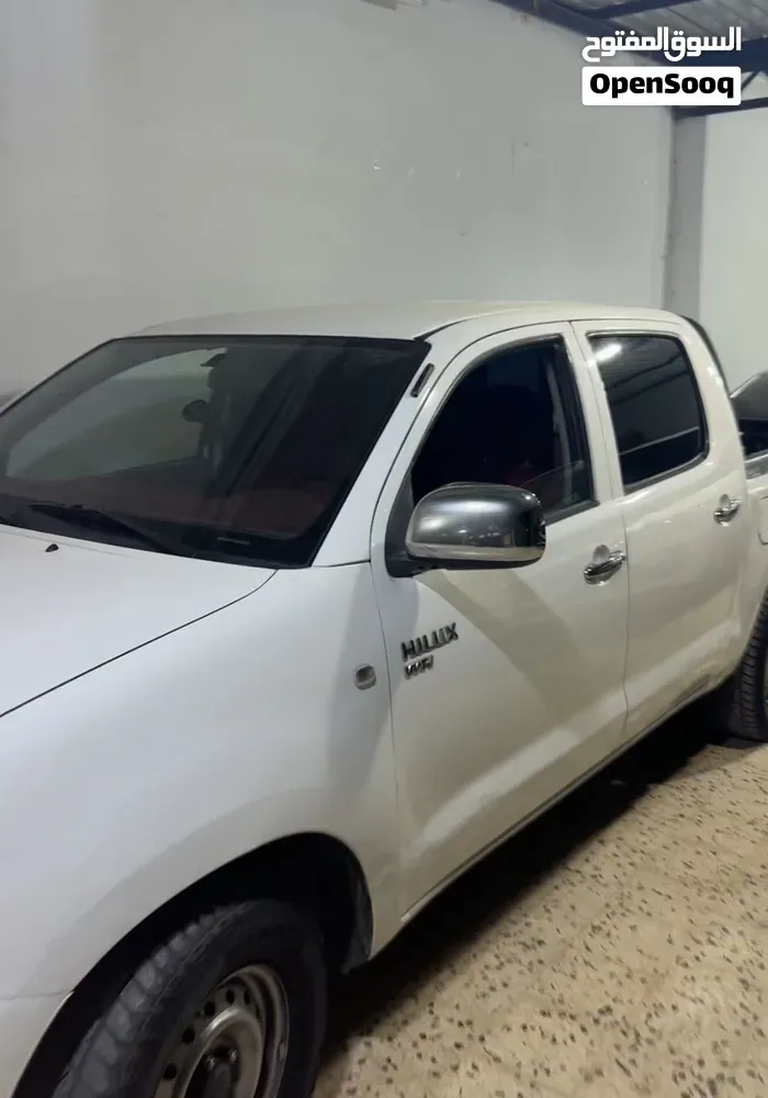 Toyota Hilux 2010 photo 2