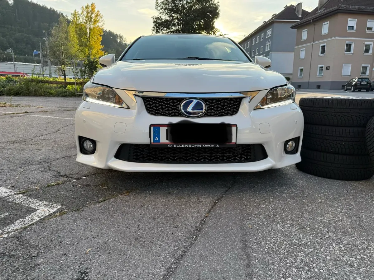 Lexus Ct 200H 2012 photo 3