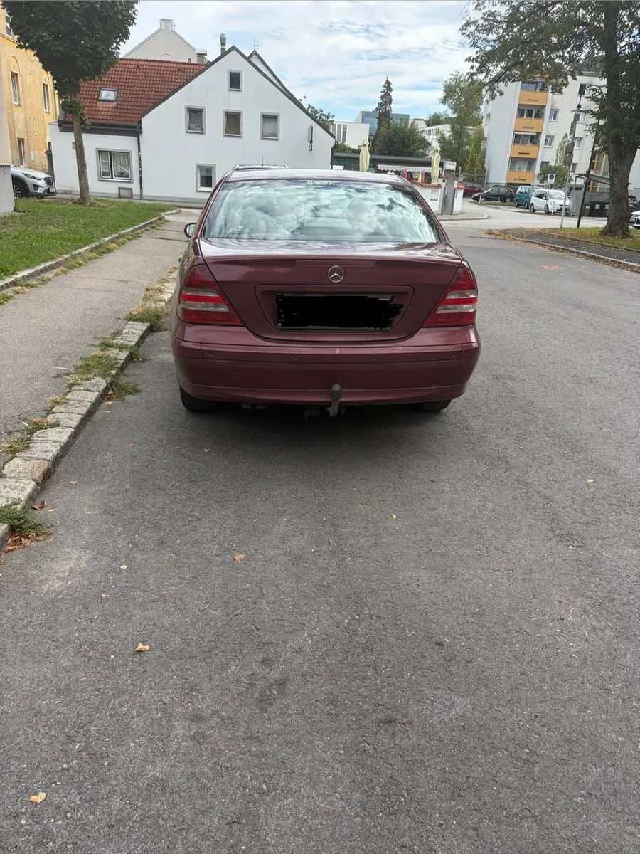 Mercedes-Benz C-Class 2004 photo 2