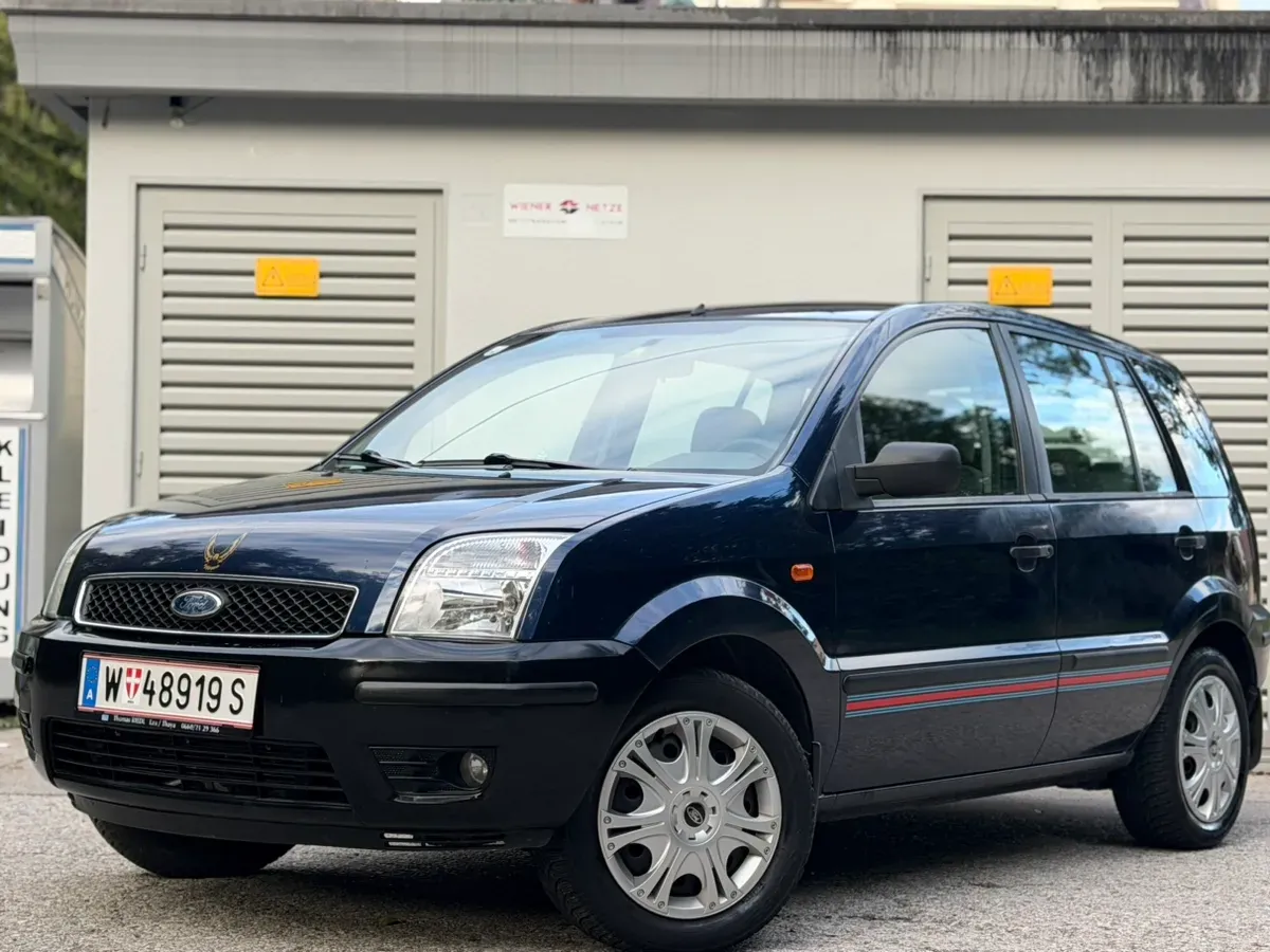 Ford Fusion 2004 photo 3
