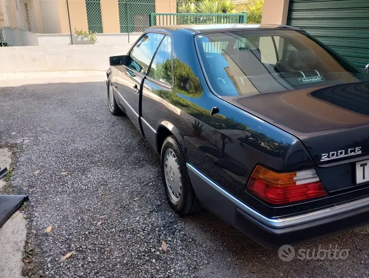 Mercedes-Benz Ce 200 1991 photo 4