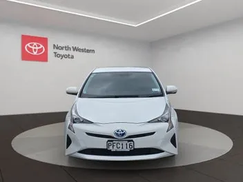 Toyota Prius 2016 photo 3