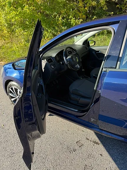 Volkswagen Polo 2010 photo 4