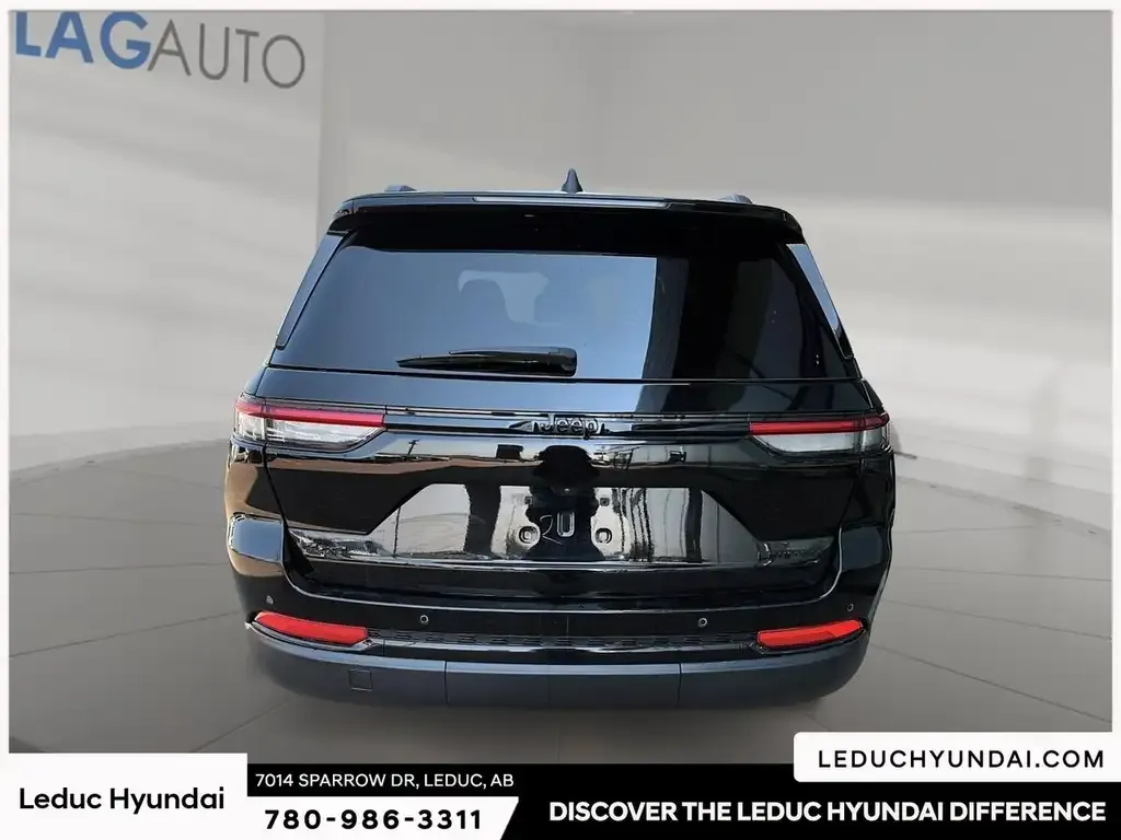 Jeep Grand Cherokee 2023 photo 3
