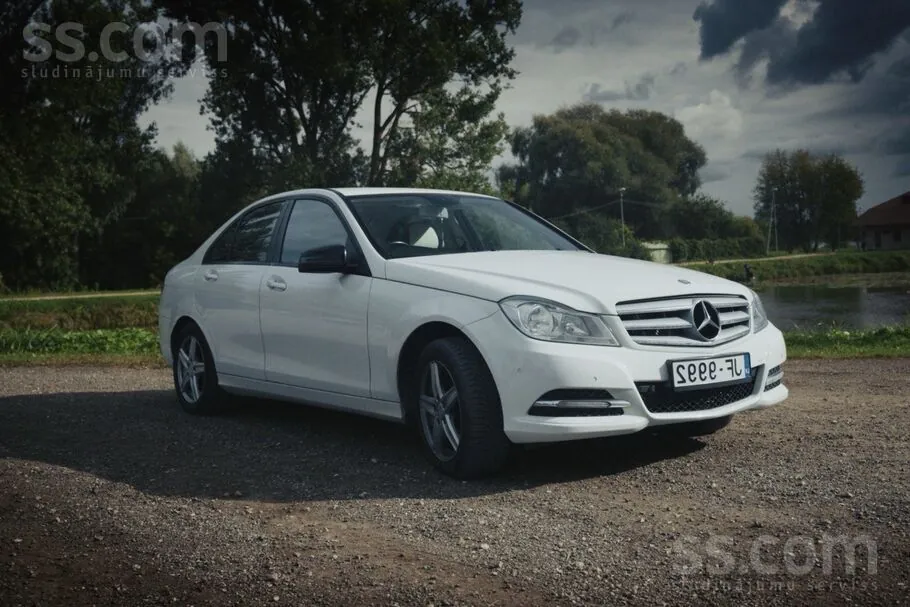 Mercedes-Benz C220