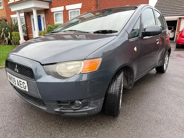 Mitsubishi Colt 2009 photo 2