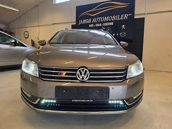 Volkswagen Passat 2011 photo 2