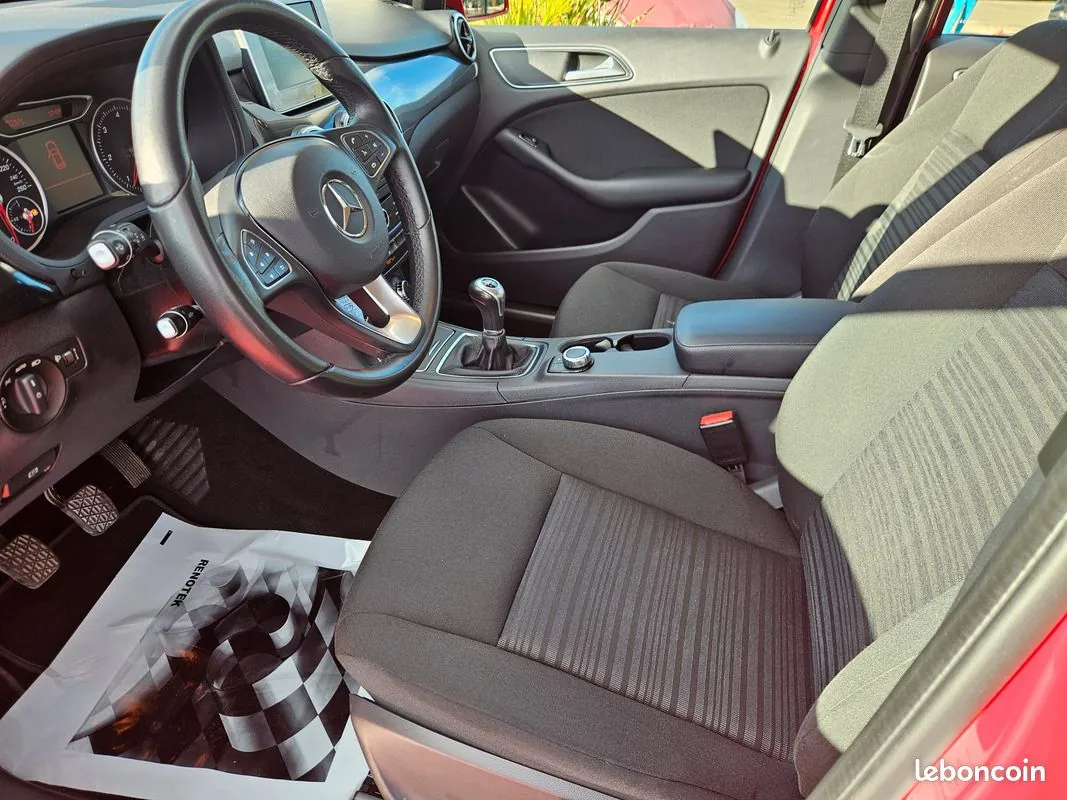 Mercedes-Benz B-Class 2017 photo 2