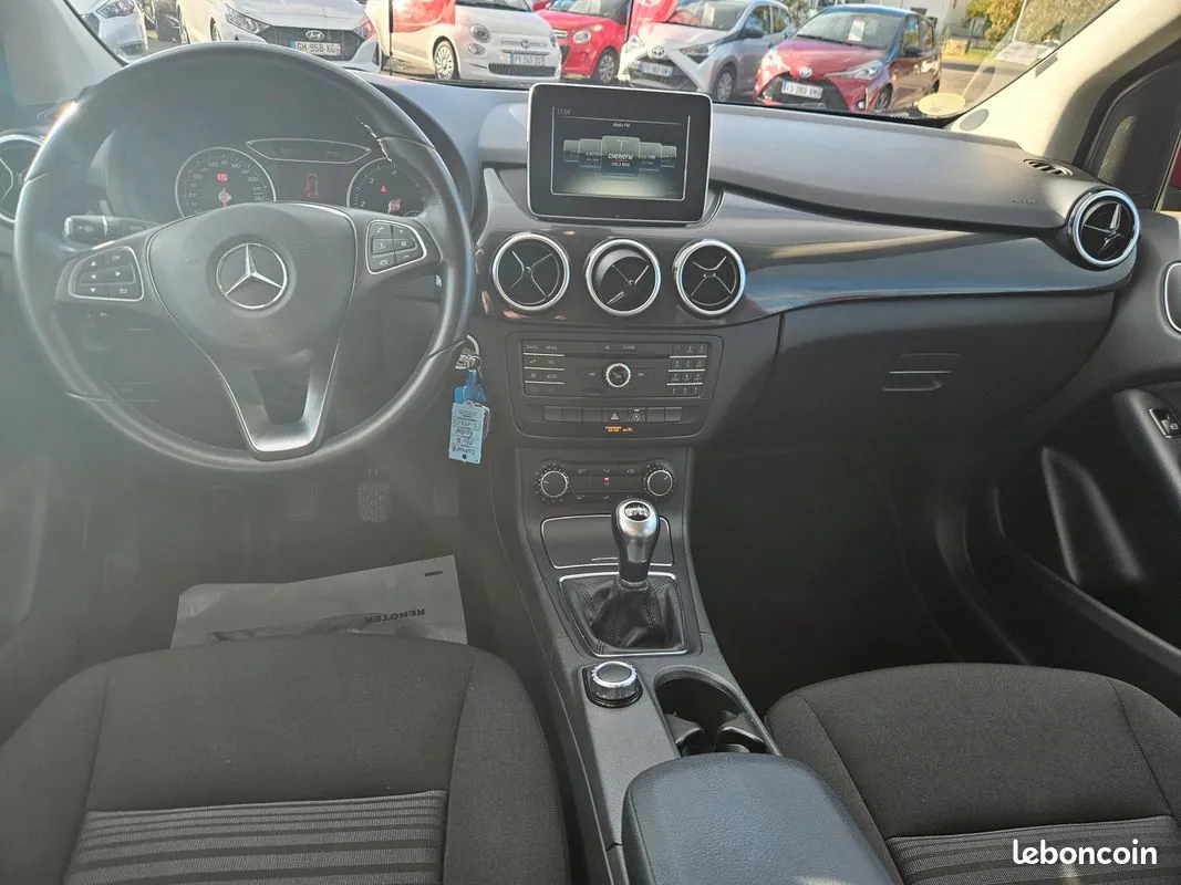 Mercedes-Benz B-Class 2017 photo 3