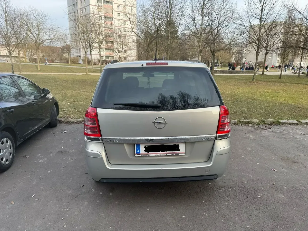 Opel Zafira 2010 photo 3