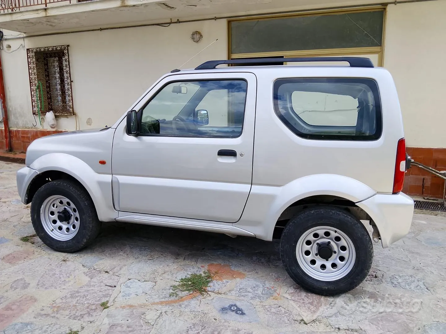 Suzuki Jimny 2002 photo 2