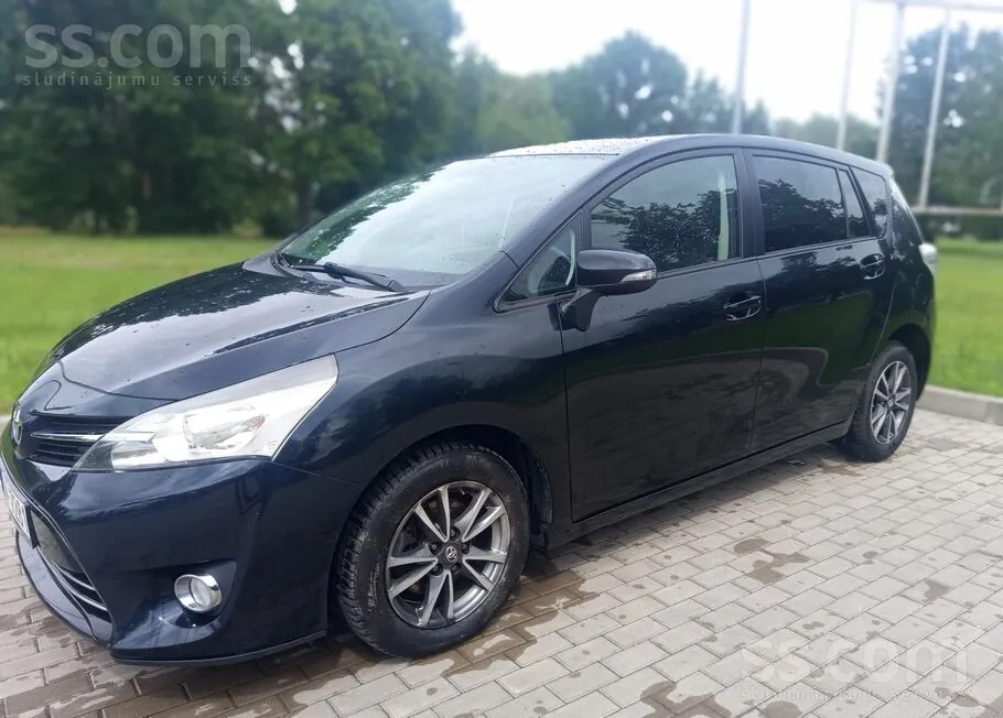 Toyota Verso 2014 photo 2