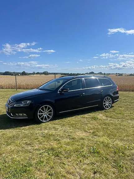 Volkswagen Passat 2011 photo 2
