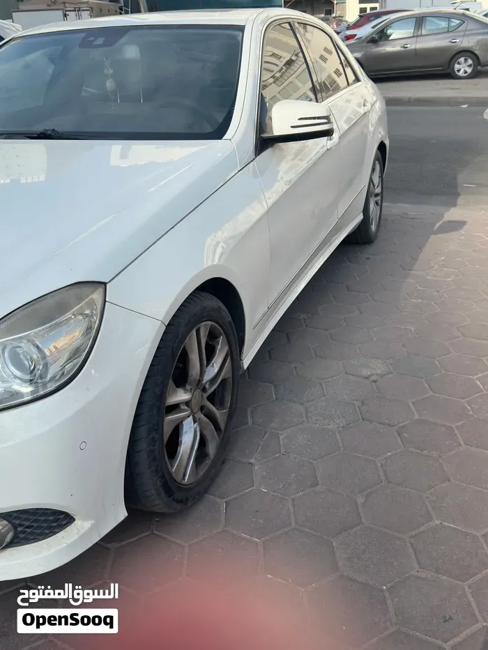 Mercedes-Benz E300 2010 photo 2