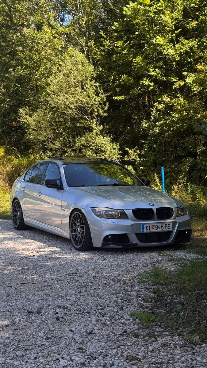BMW 3 Series 2009 photo 2
