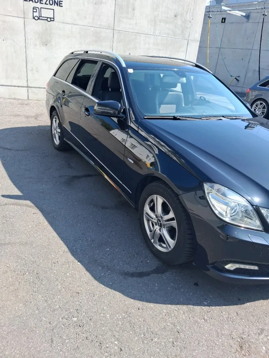 Mercedes-Benz E-Class 2010 photo 2