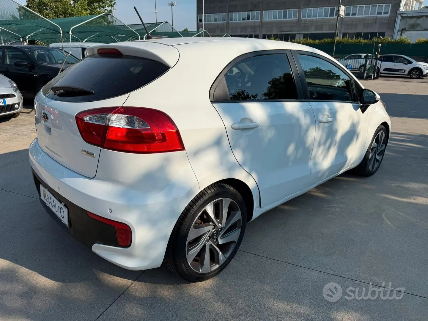 Kia Rio 2015 photo 4