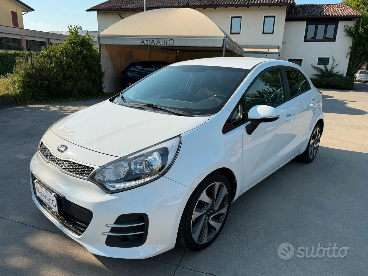 Kia Rio 2015 photo 2