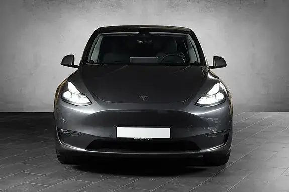 Tesla Model Y 2021 photo 2