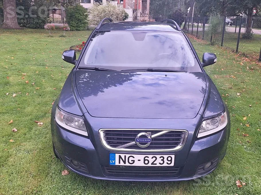 Volvo V50 2011 photo 3