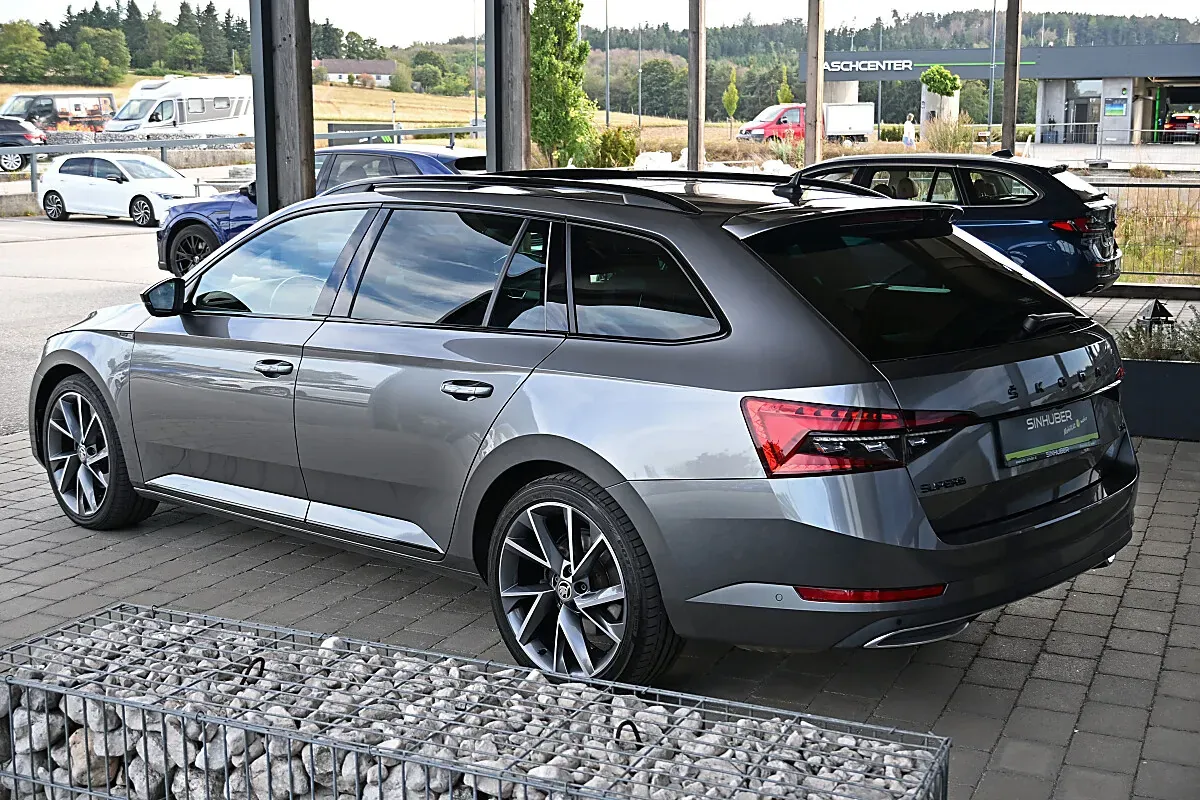 Skoda Superb 2023 photo 3