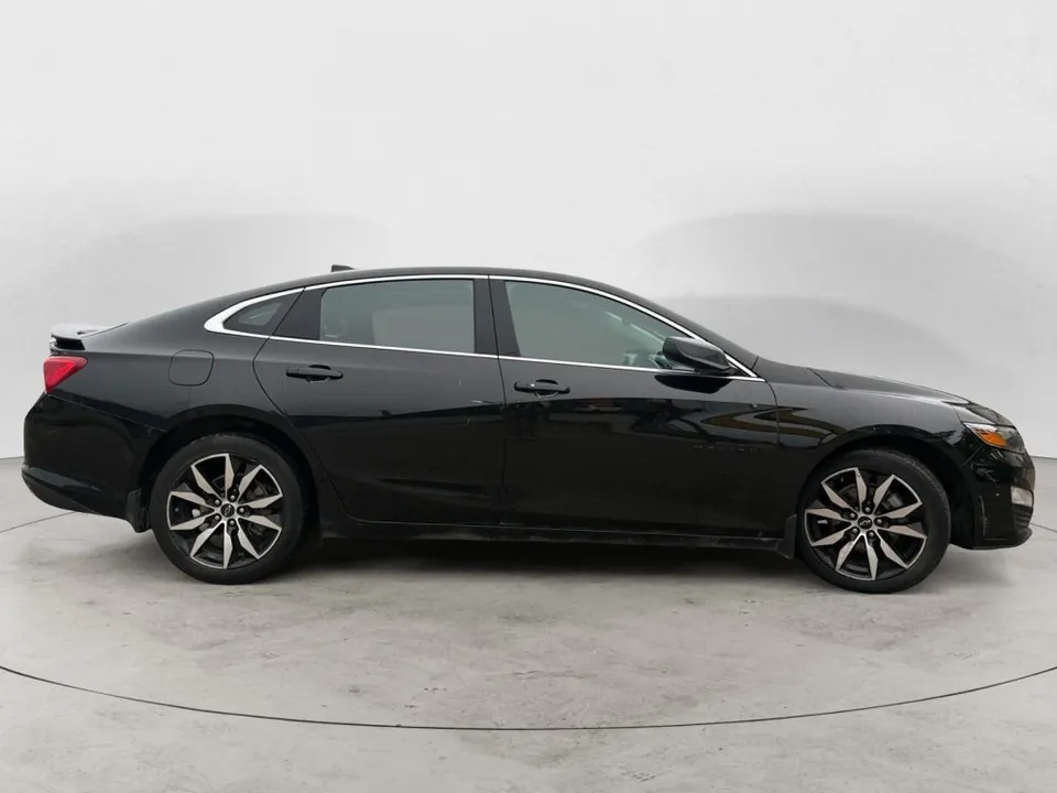 Chevrolet Malibu 2022 photo 3