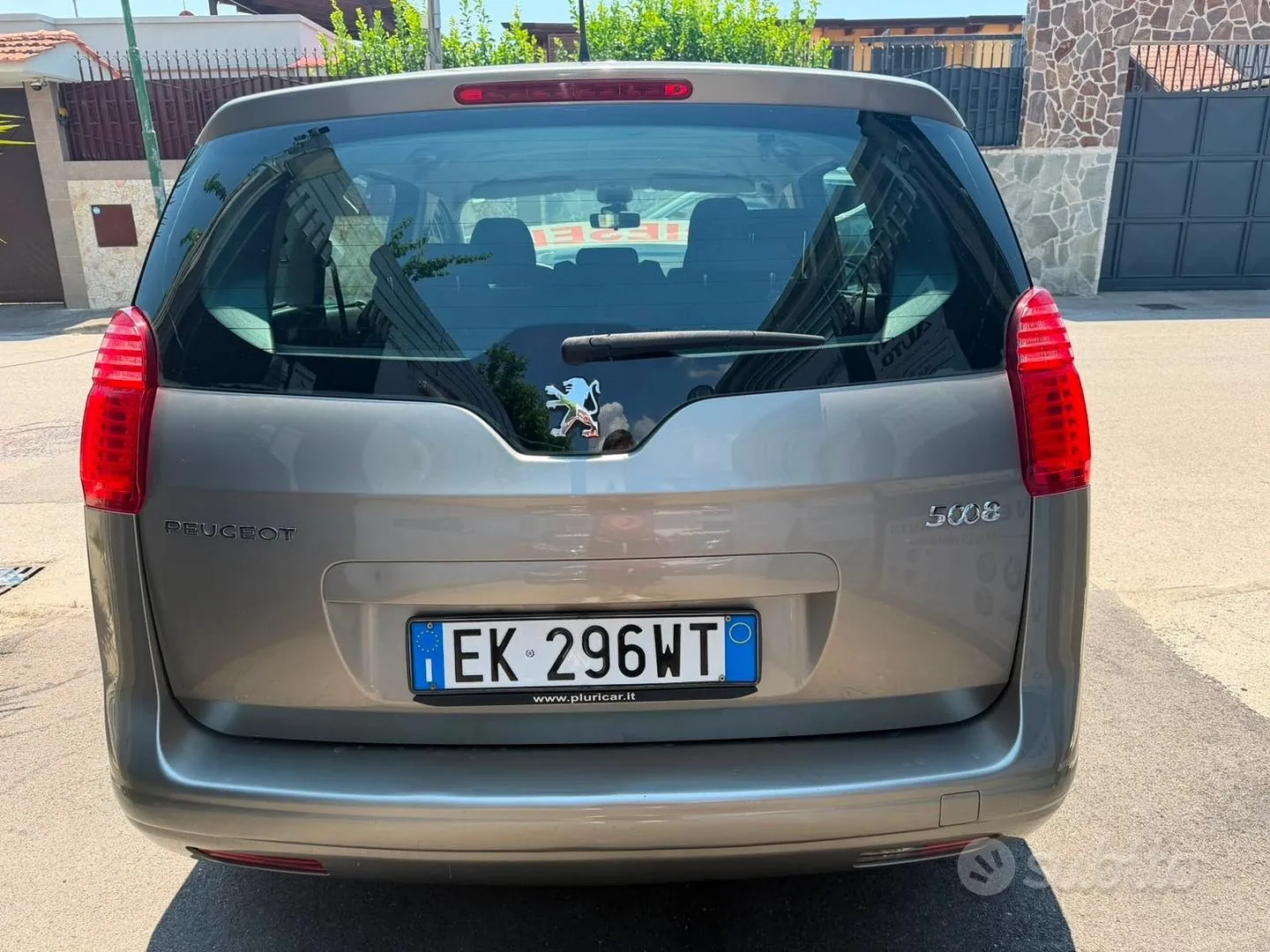 Peugeot 5008 2011 photo 2