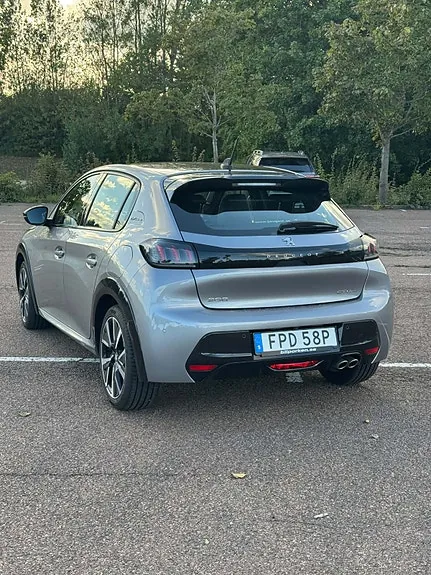 Peugeot 208 2020 photo 3